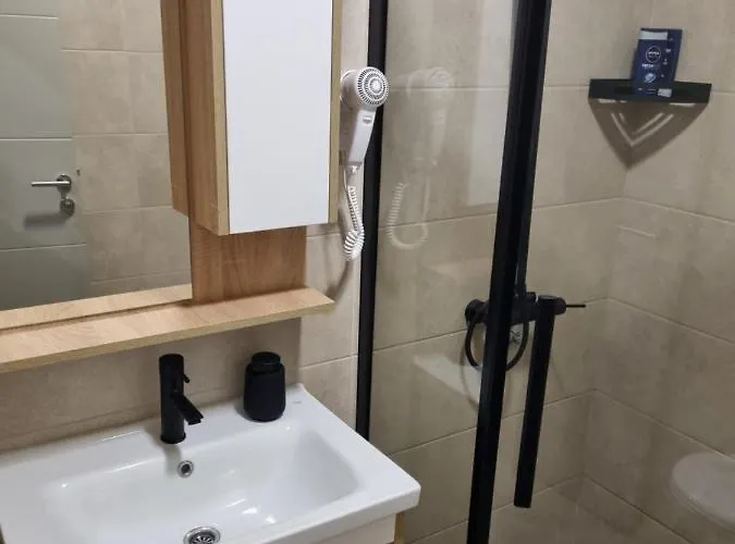 Alegra Bela Reka C118, Brzeće